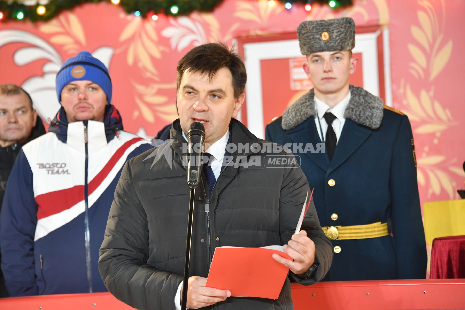 Хоккейный матч между сборными МЧС России и МЧС Республики Беларусь на Красной площади