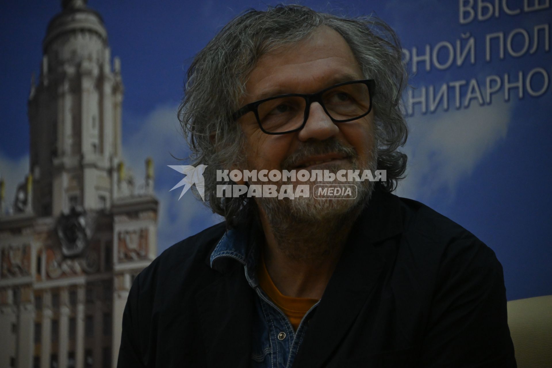 Режиссер Эмир Кустурица открыл Сербский клуб в МГУ