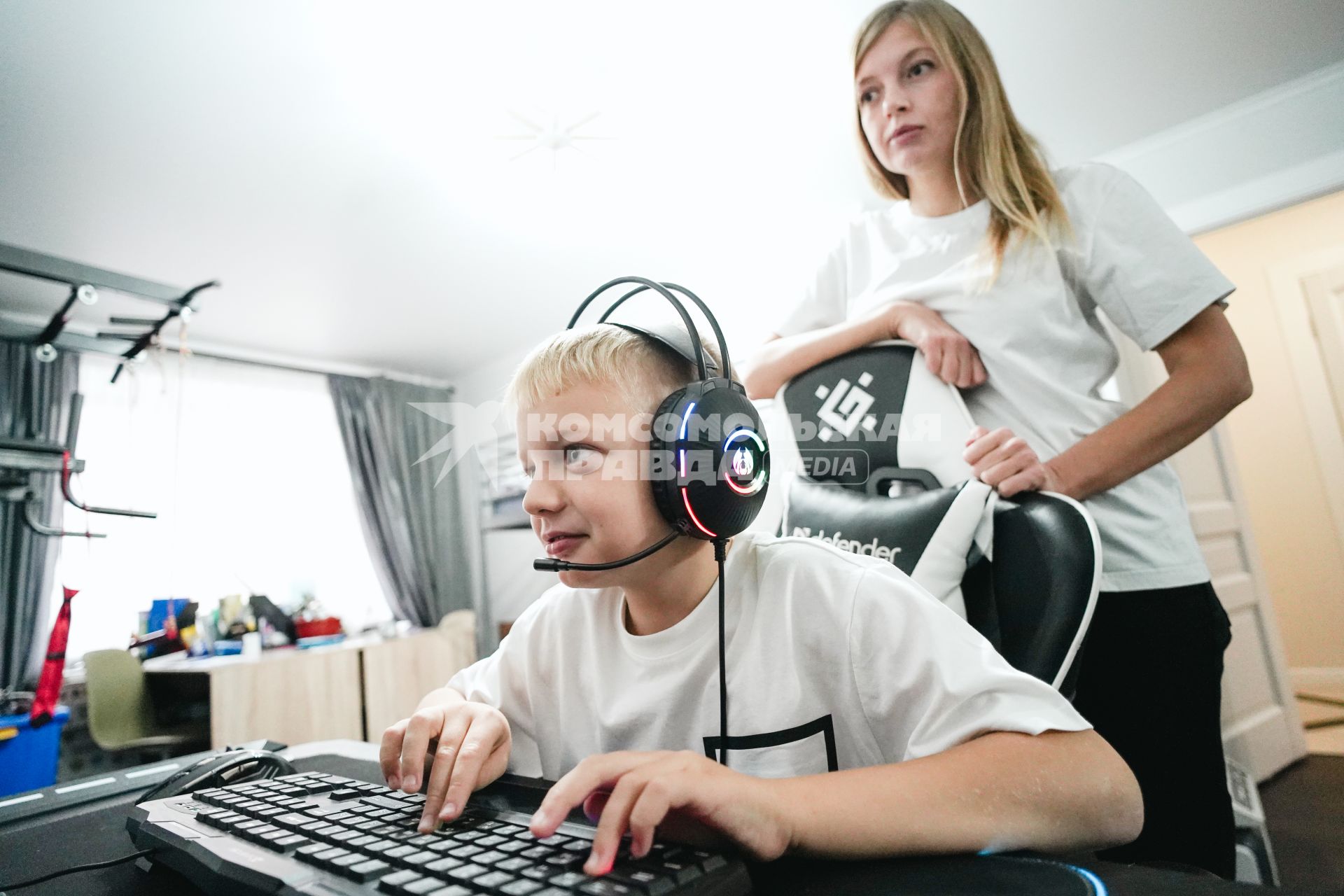 Дети с гаджетами