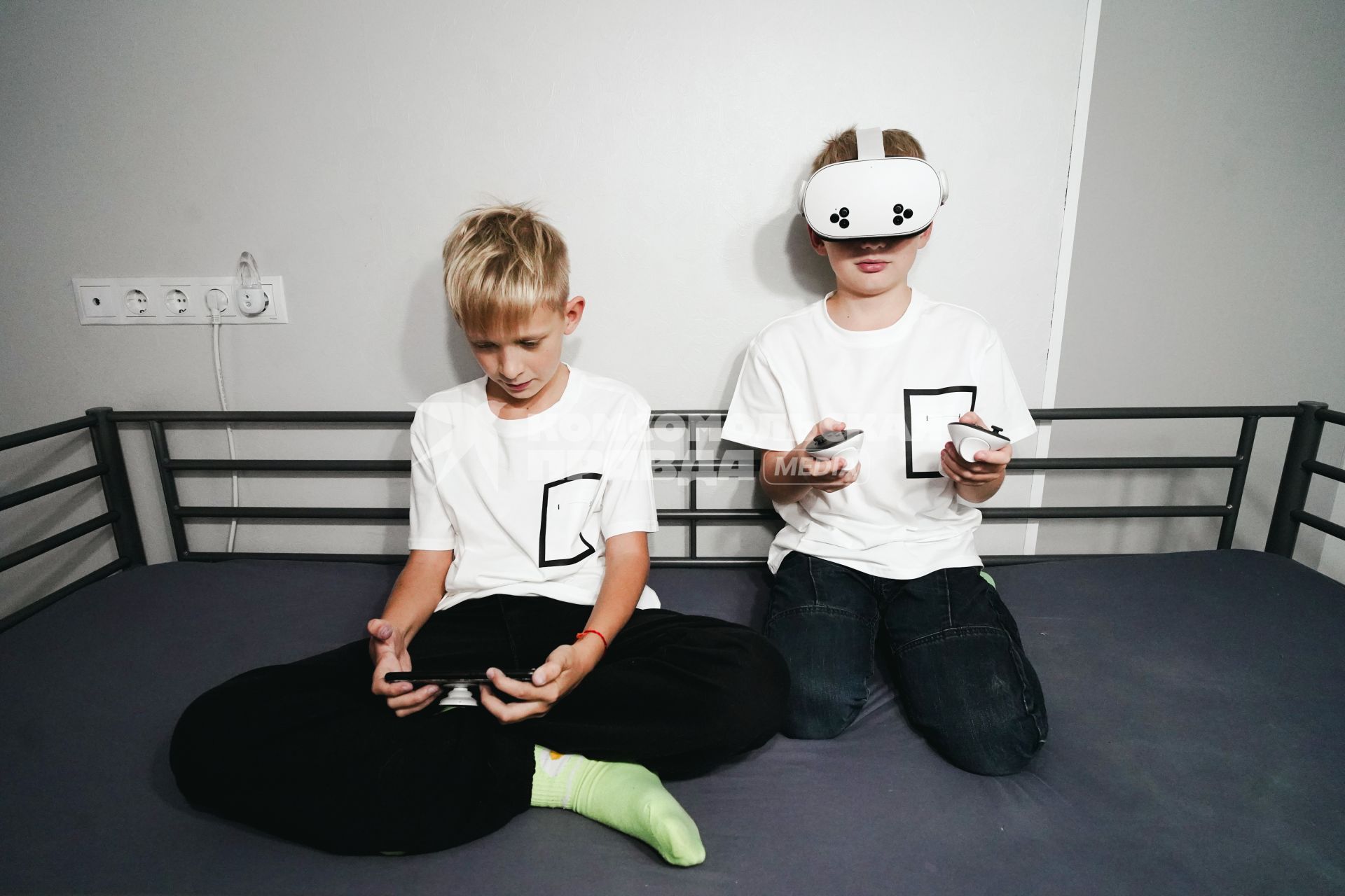 Дети с гаджетами