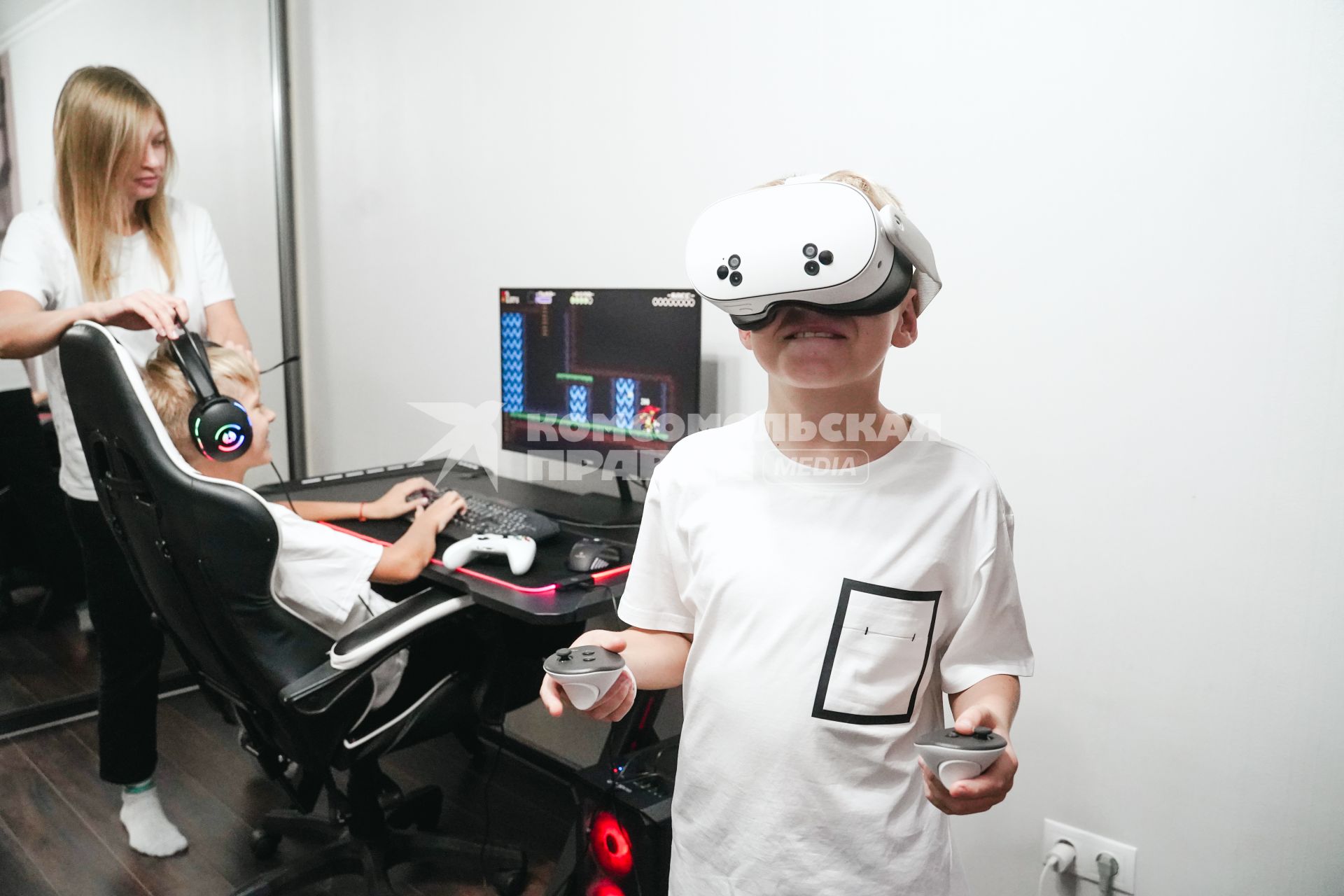 Дети с гаджетами