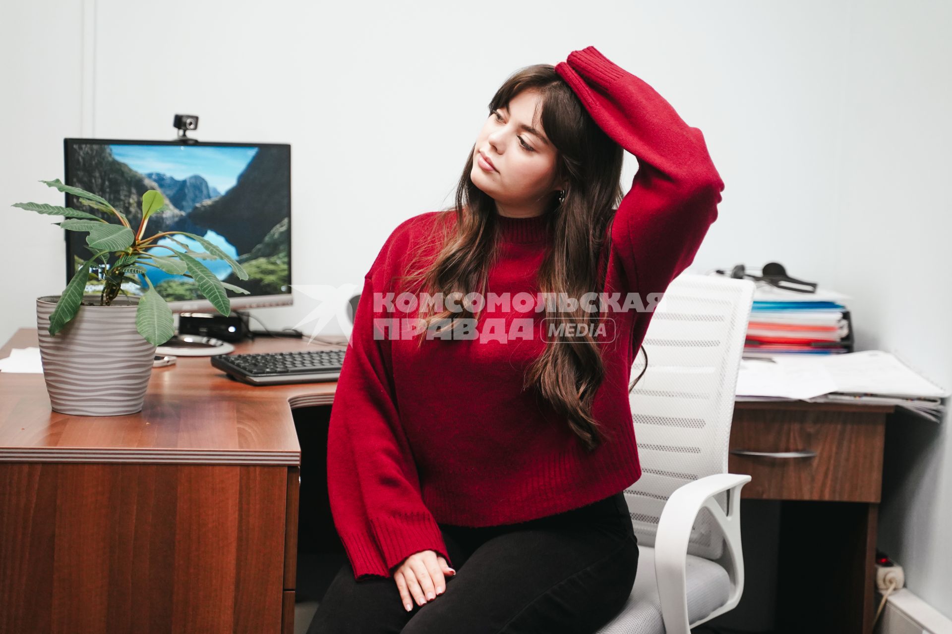 Девушка и компьютер