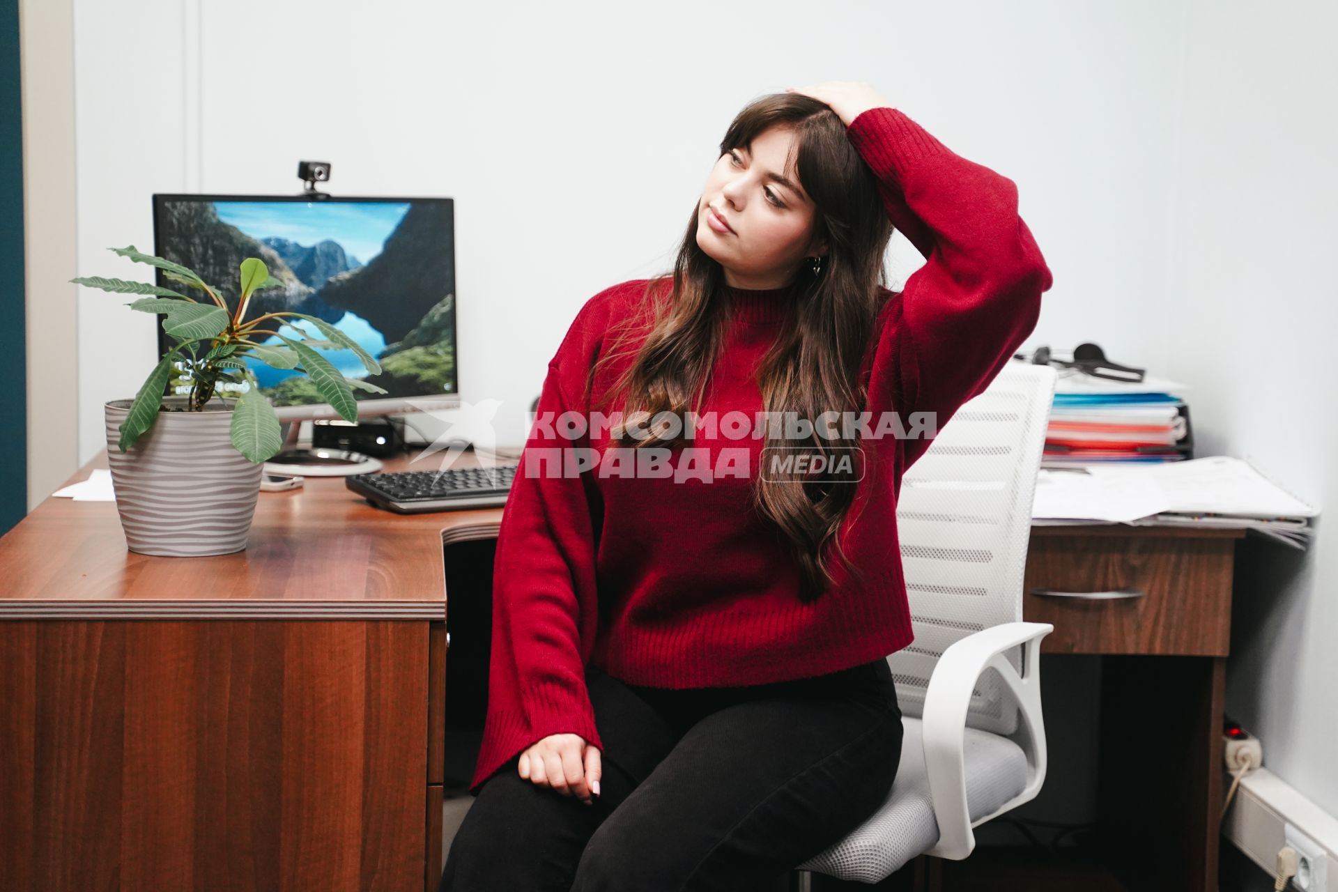 Девушка и компьютер