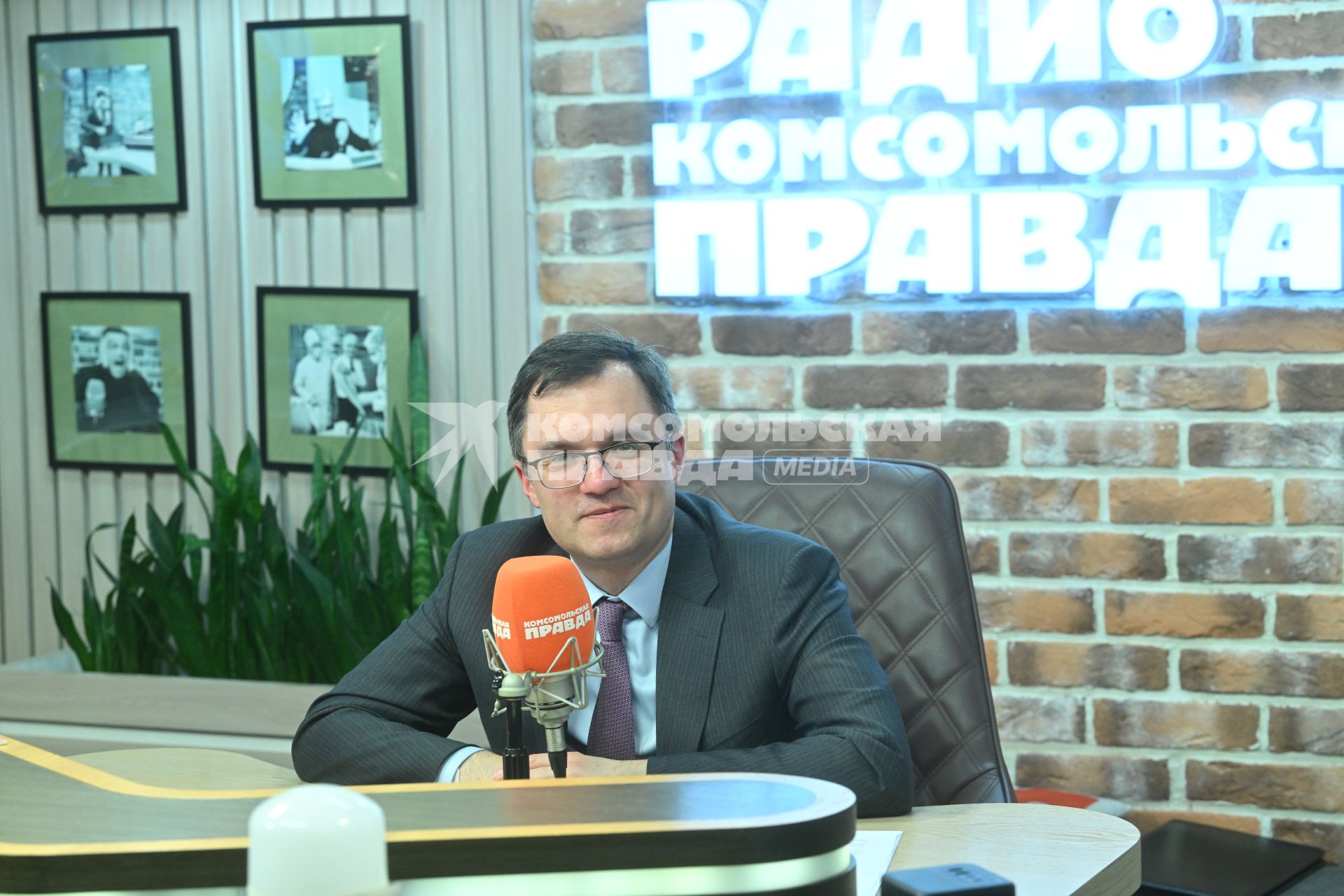 Александр Курьянов на радиостанции \"Комсомольская правда\"