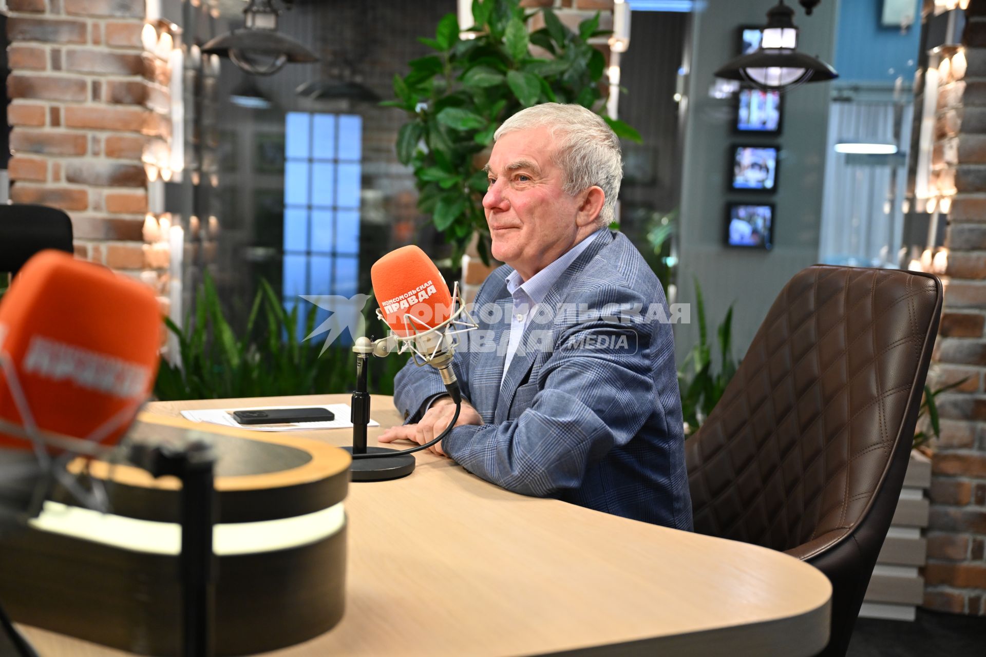 Владимир Зернов на радиостанции \"Комсомольская правда\"