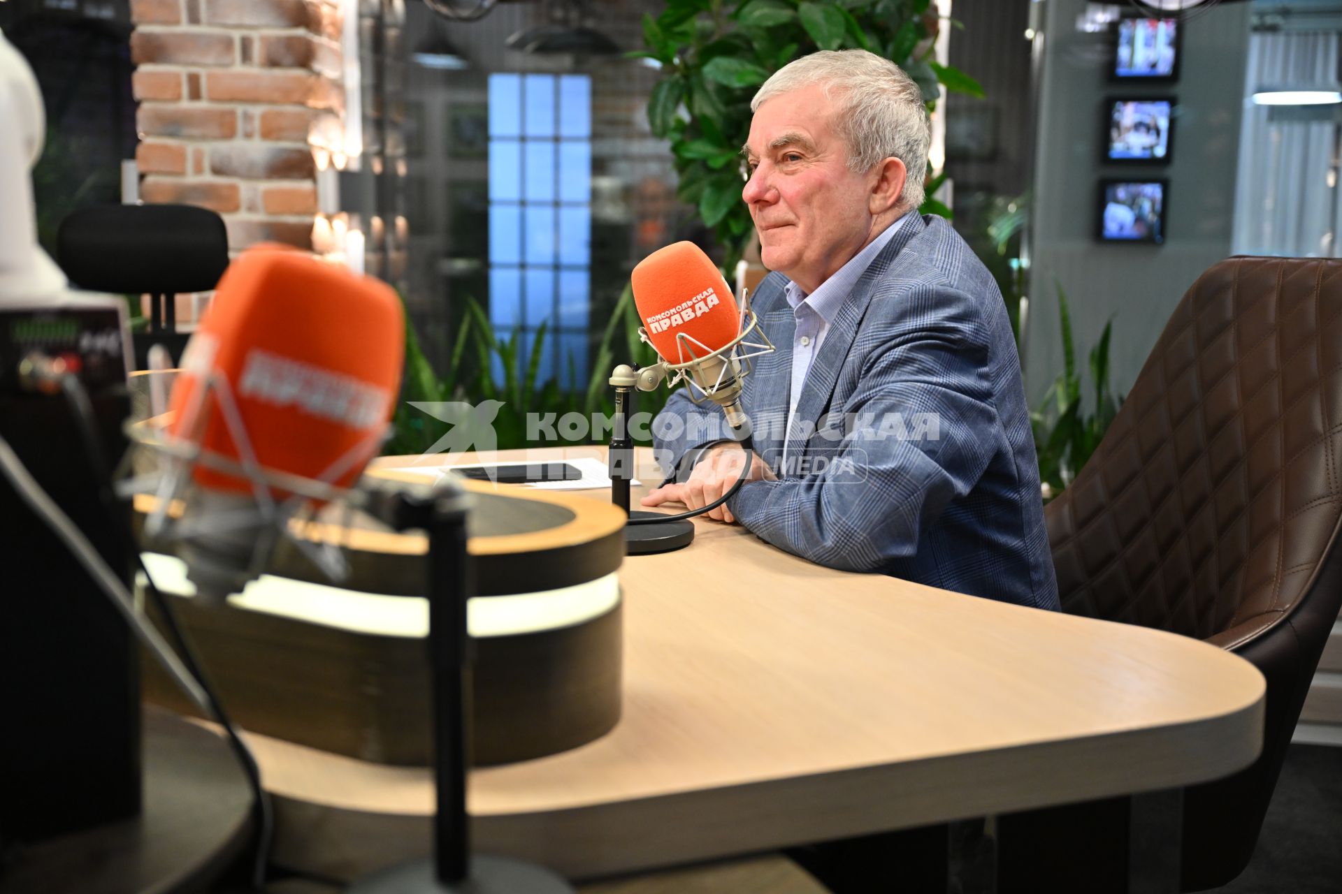 Владимир Зернов на радиостанции \"Комсомольская правда\"