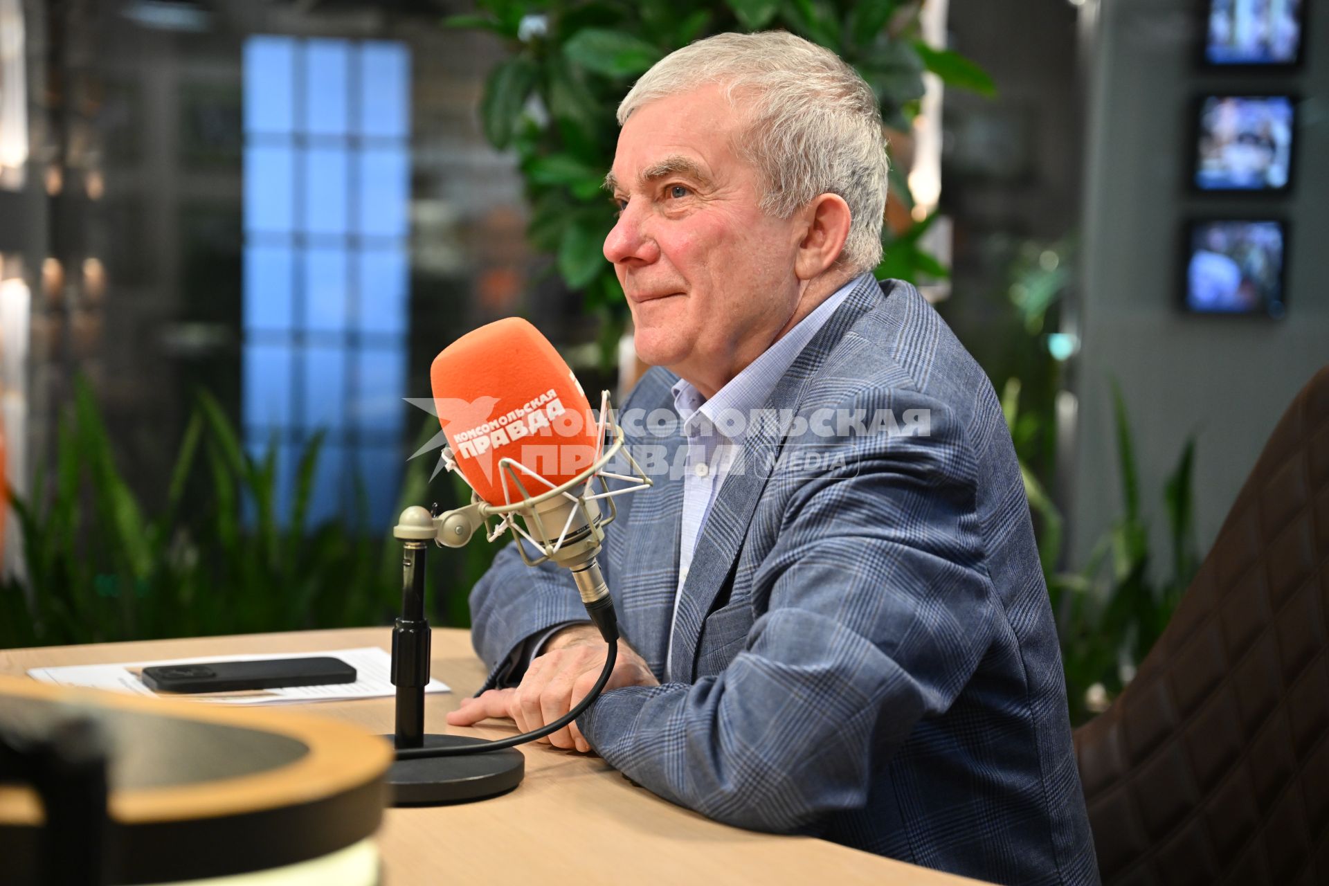 Владимир Зернов на радиостанции \"Комсомольская правда\"