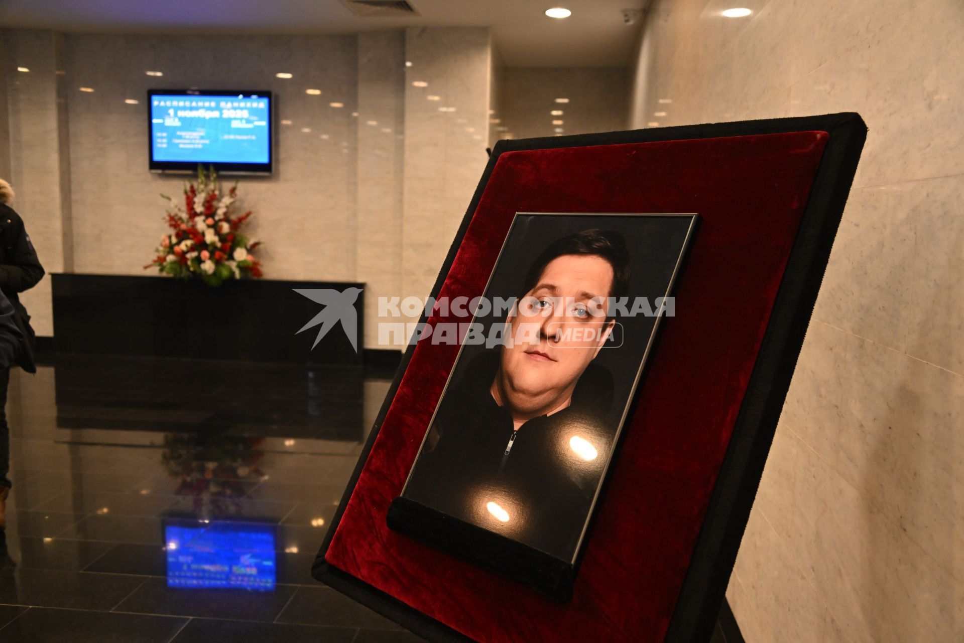 Прощание с актером Романом Поповым