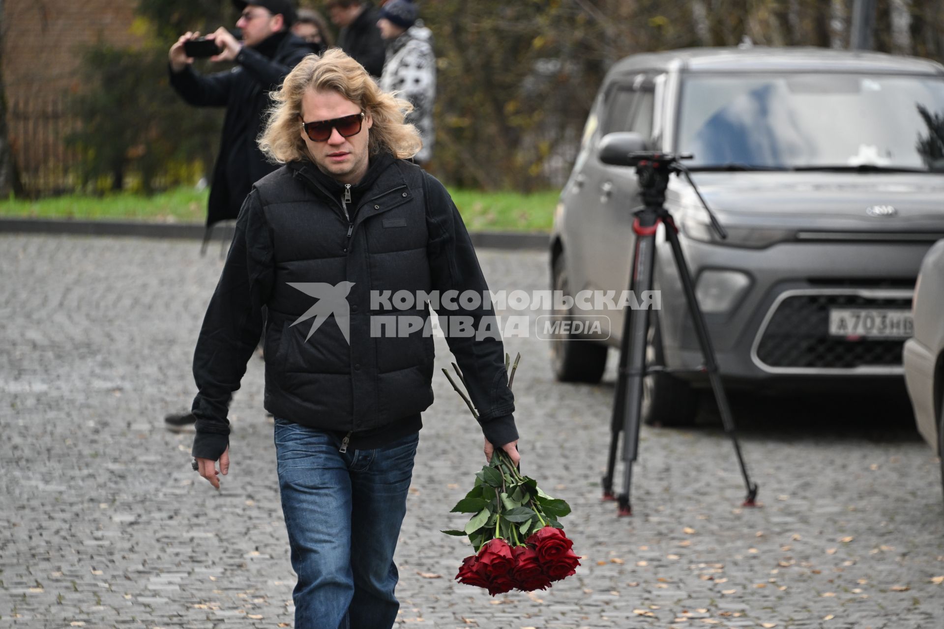 Прощание с актером Романом Поповым