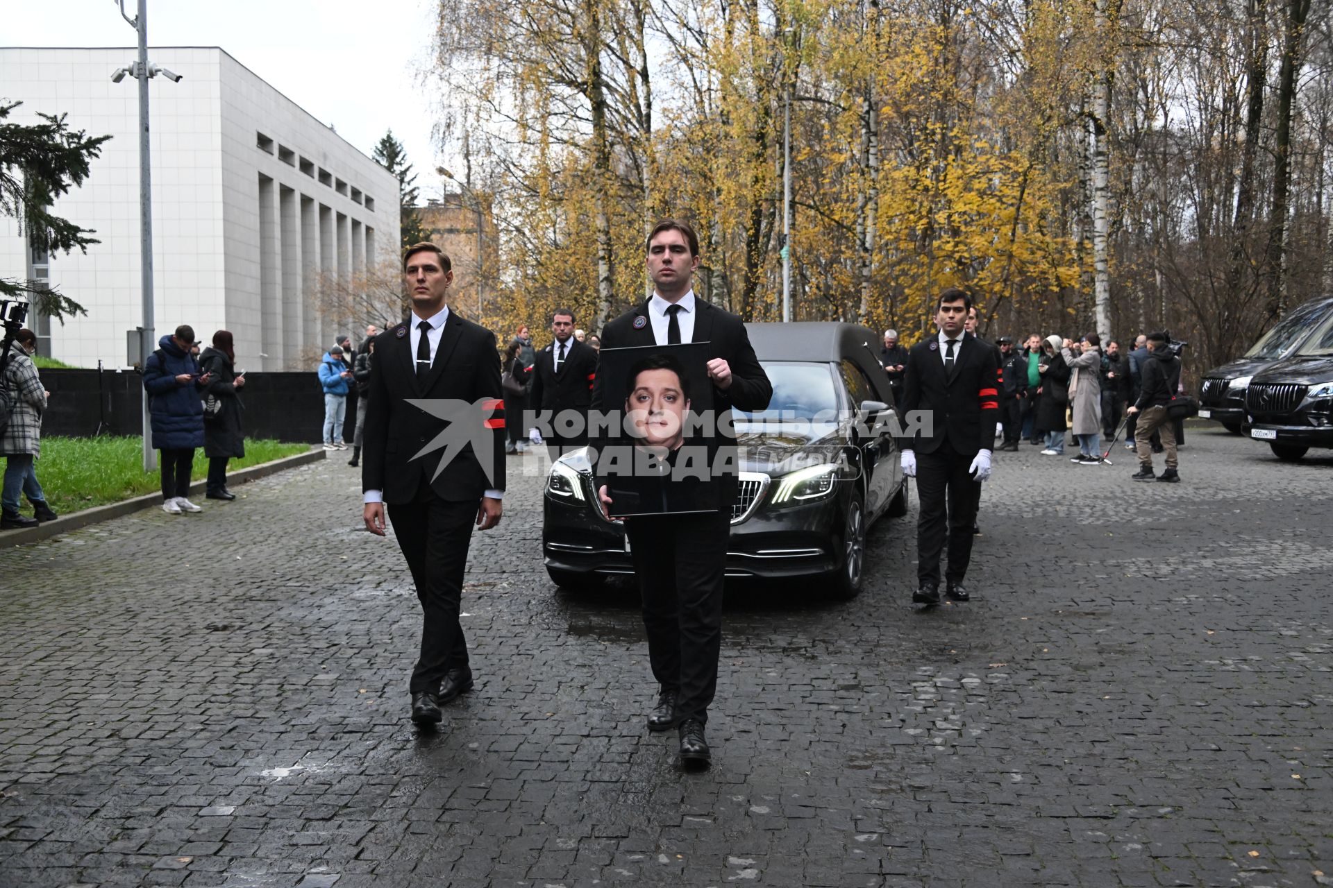 Прощание с актером Романом Поповым