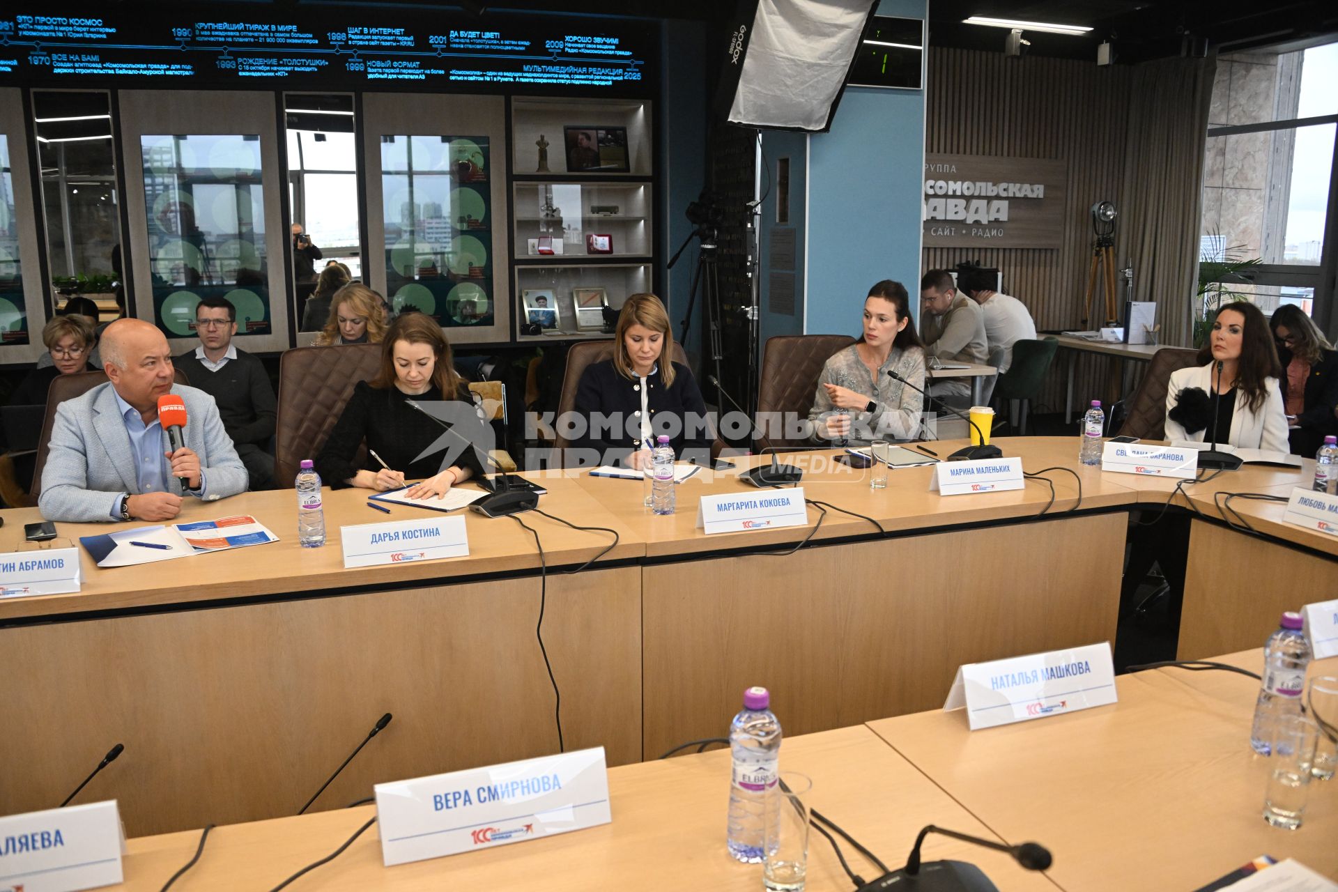 Константин Абрамов,  Дарья Костина, Маргарита Кокоева, Марина Маленьких и Светлана Баранова