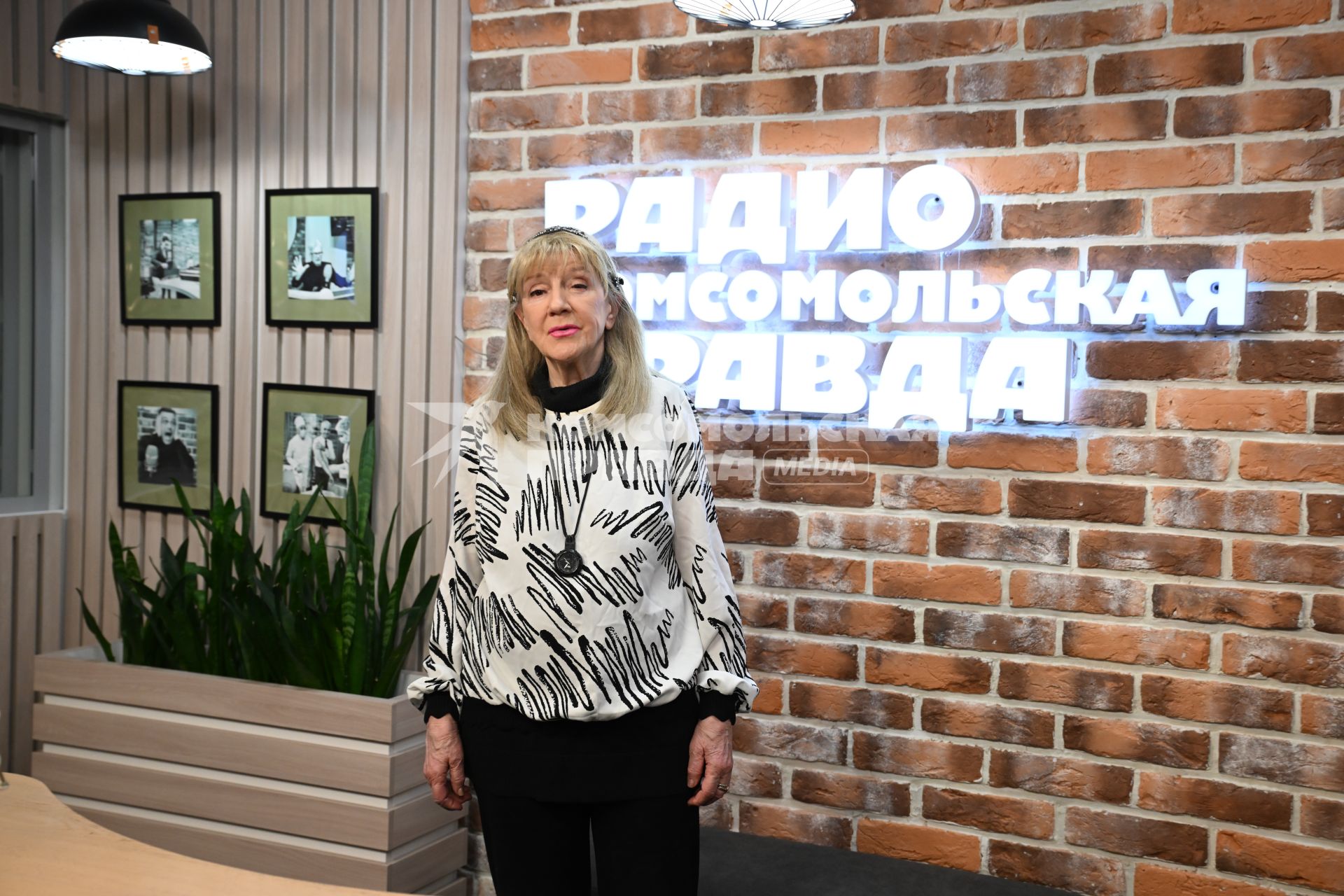 Певица Жанна Бичевская на радиостанции Комсомольская правда\"