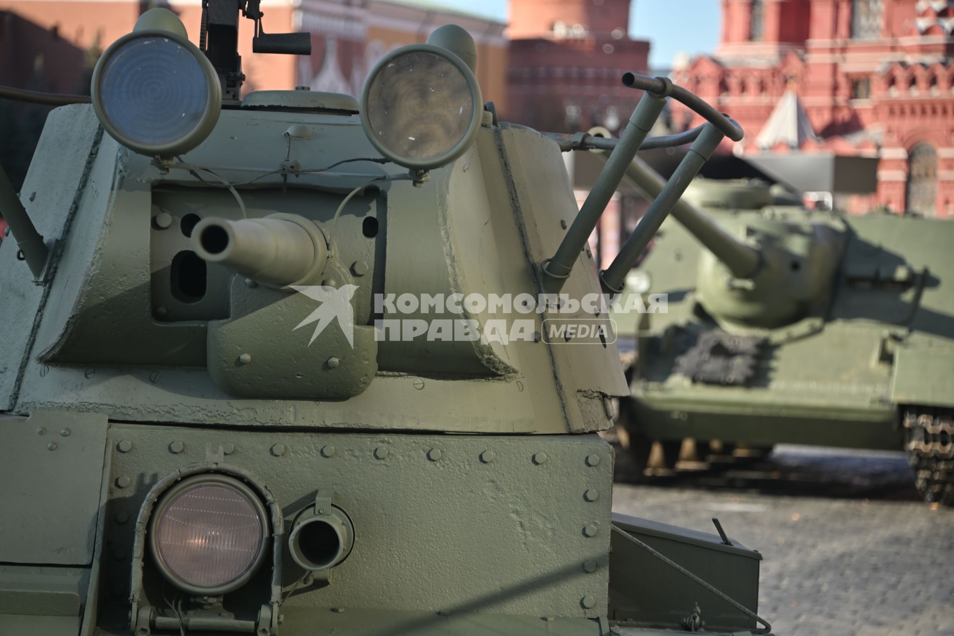 Выставка в честь 84-й годовщины парада 1941 г. на Красной площади