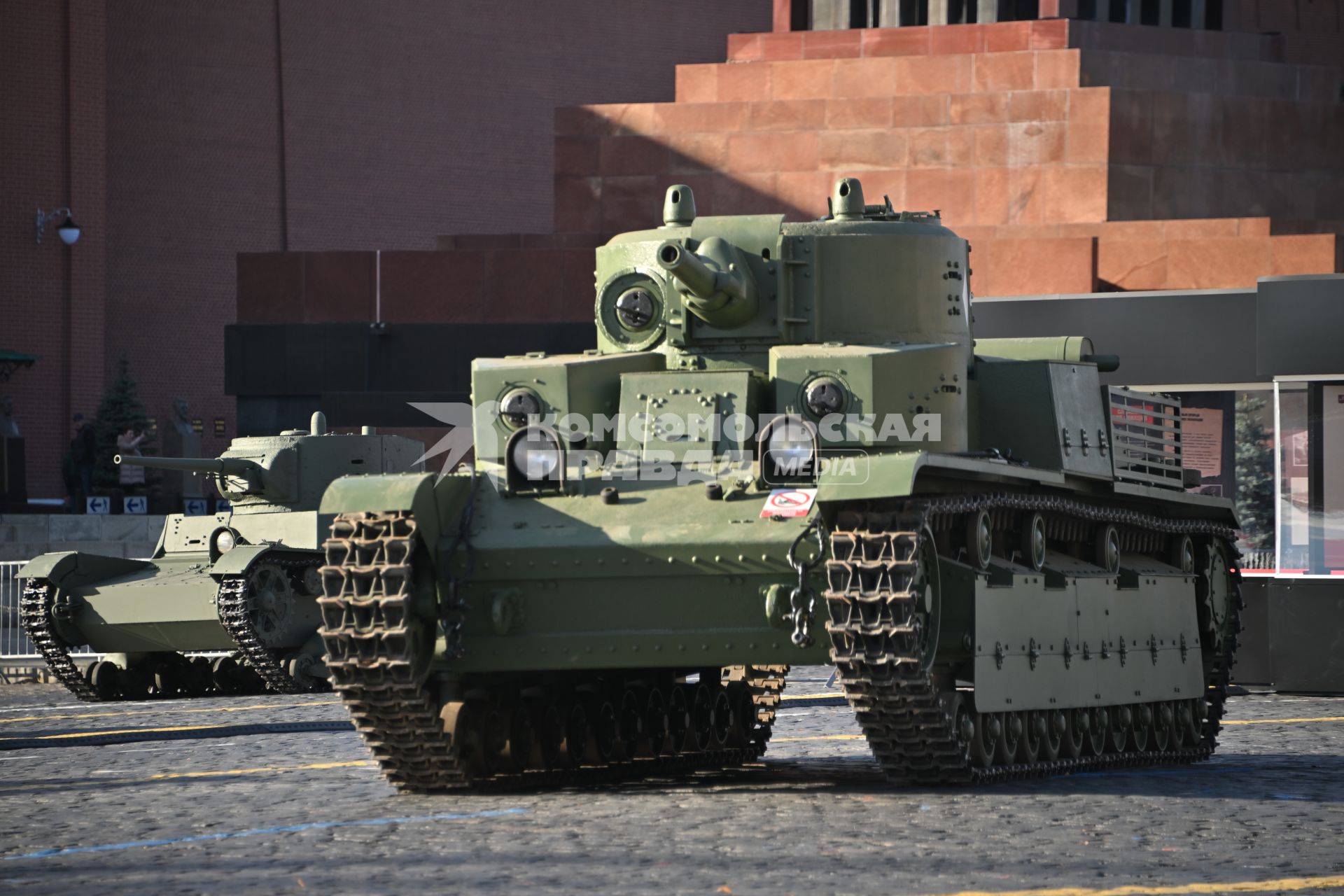 Выставка в честь 84-й годовщины парада 1941 г. на Красной площади