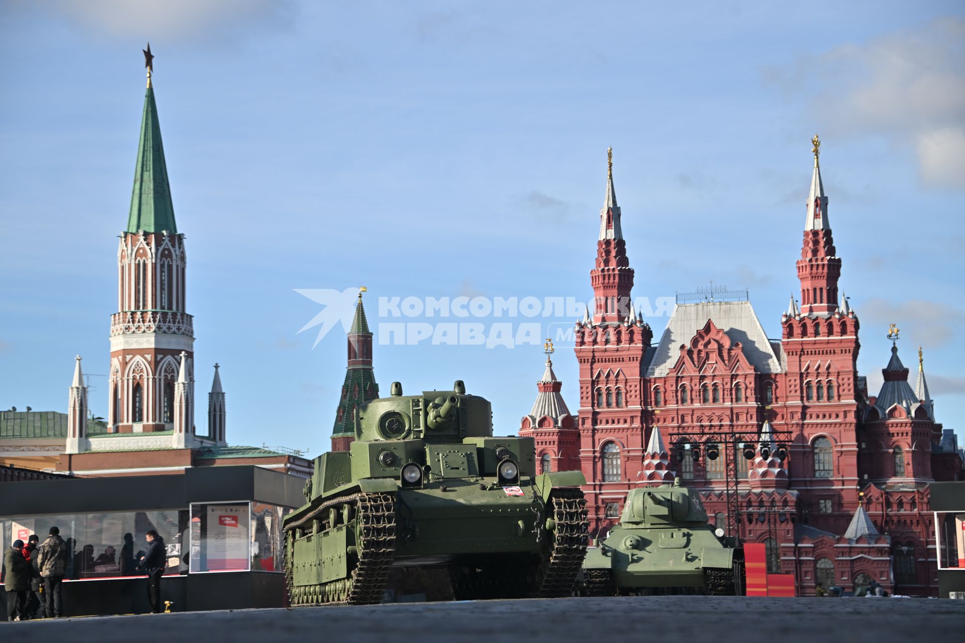 Выставка в честь 84-й годовщины парада 1941 г. на Красной площади