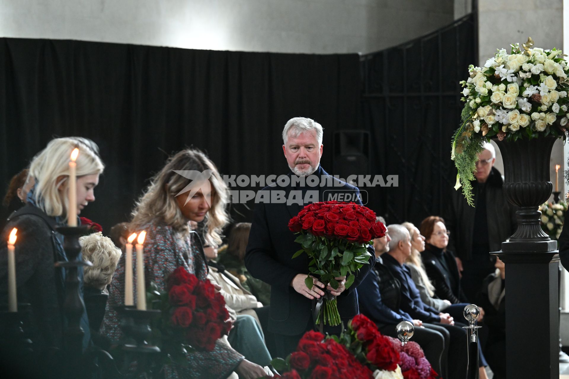 Прощание с телеведущим Юрием Николаевым