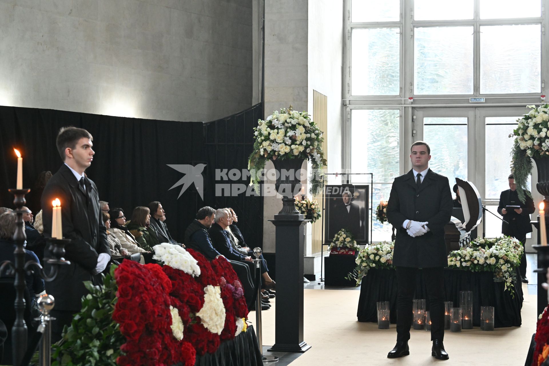 Прощание с телеведущим Юрием Николаевым