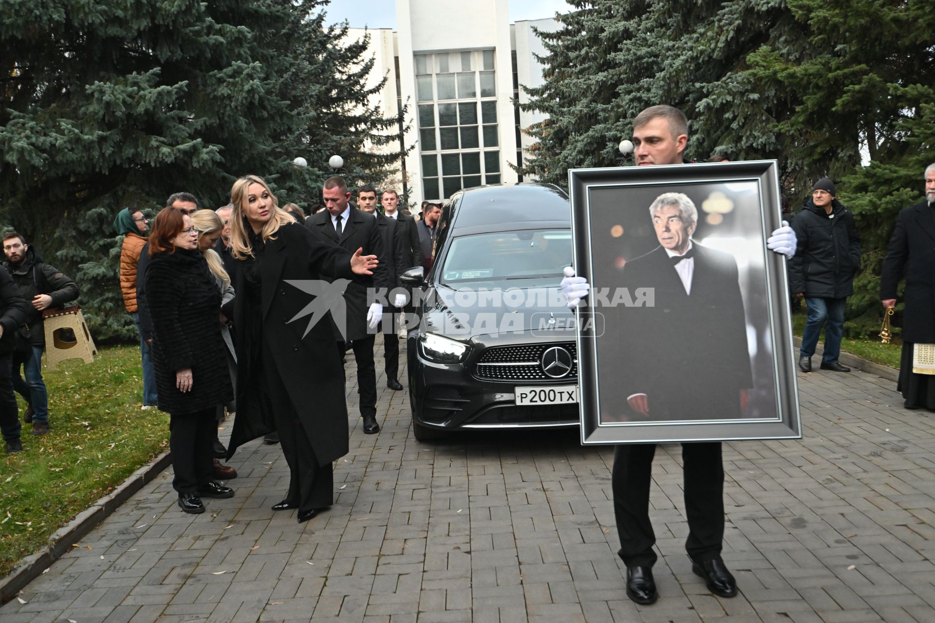 Прощание с телеведущим Юрием Николаевым