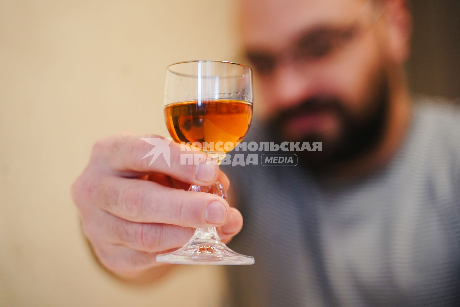 Постановочная съемка на тему алкоголя