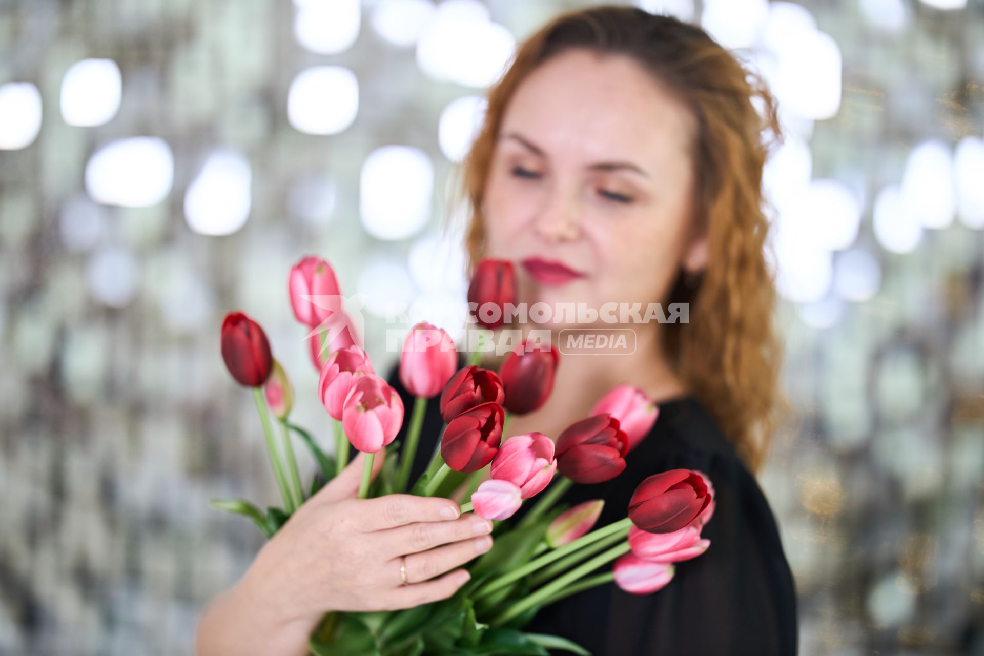 Девушка с цветами