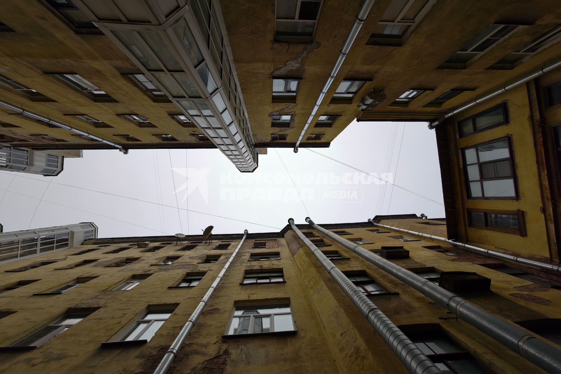 Аварийный жилой дом в Петербурге