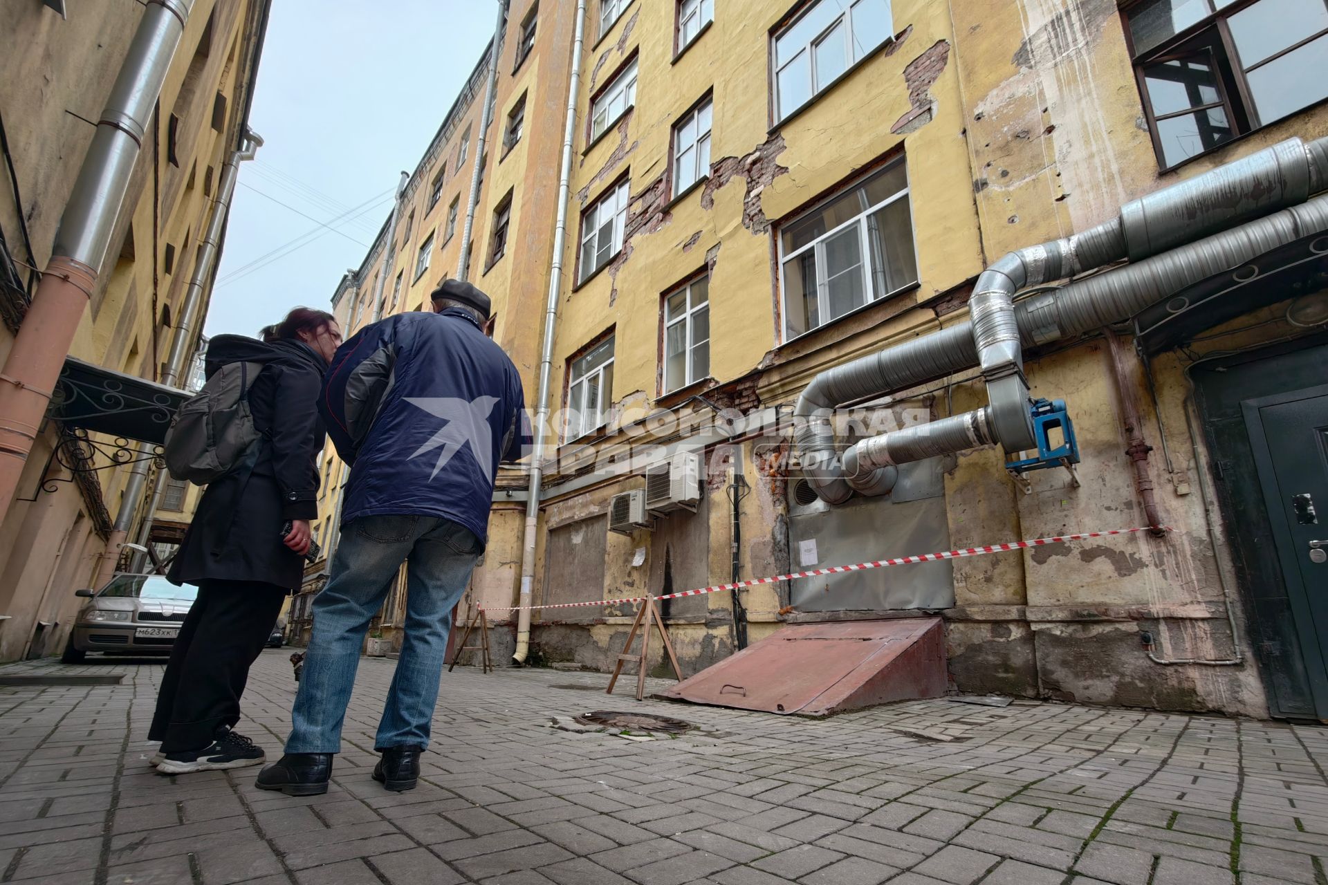 Аварийный жилой дом в Петербурге