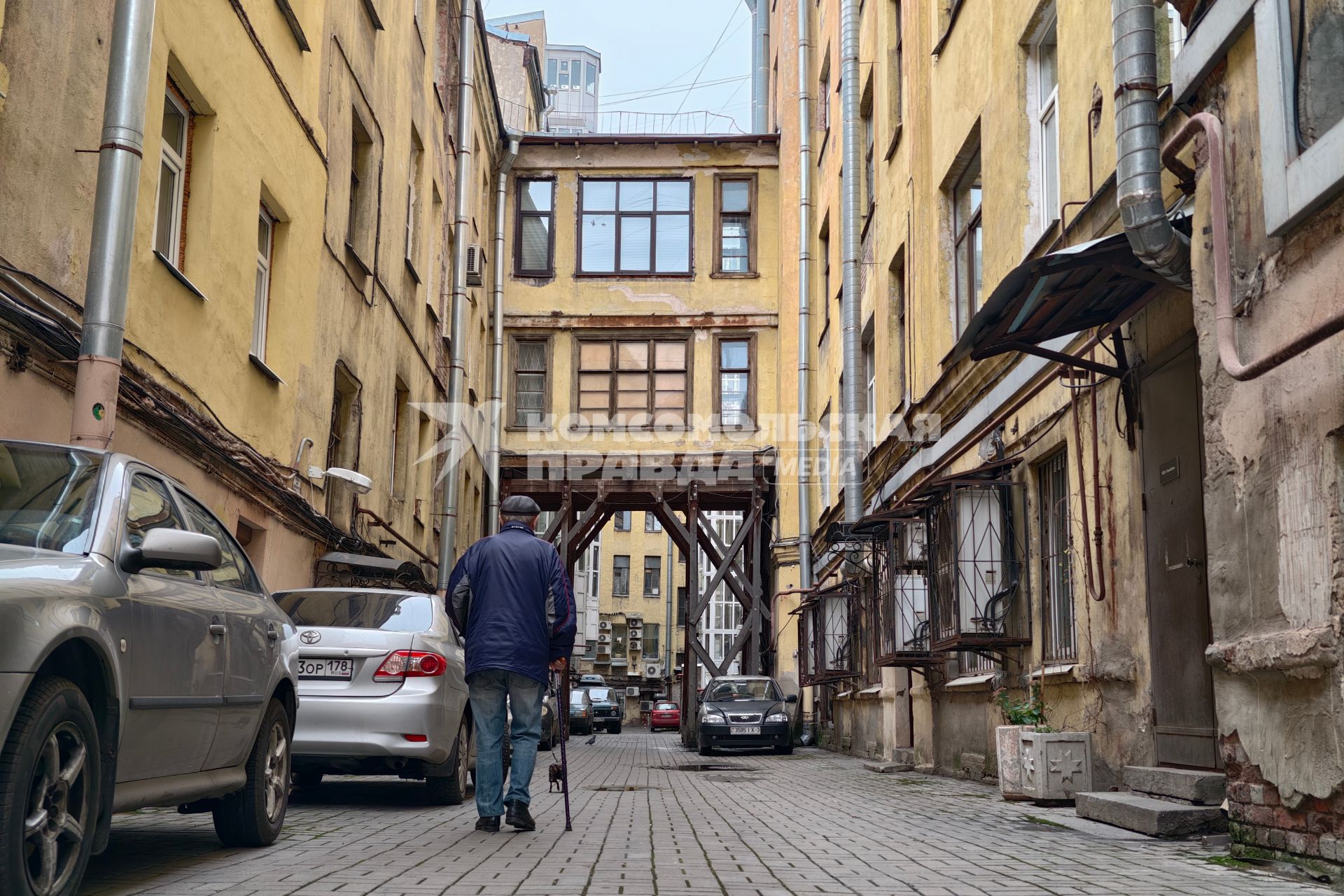 Аварийный жилой дом в Петербурге