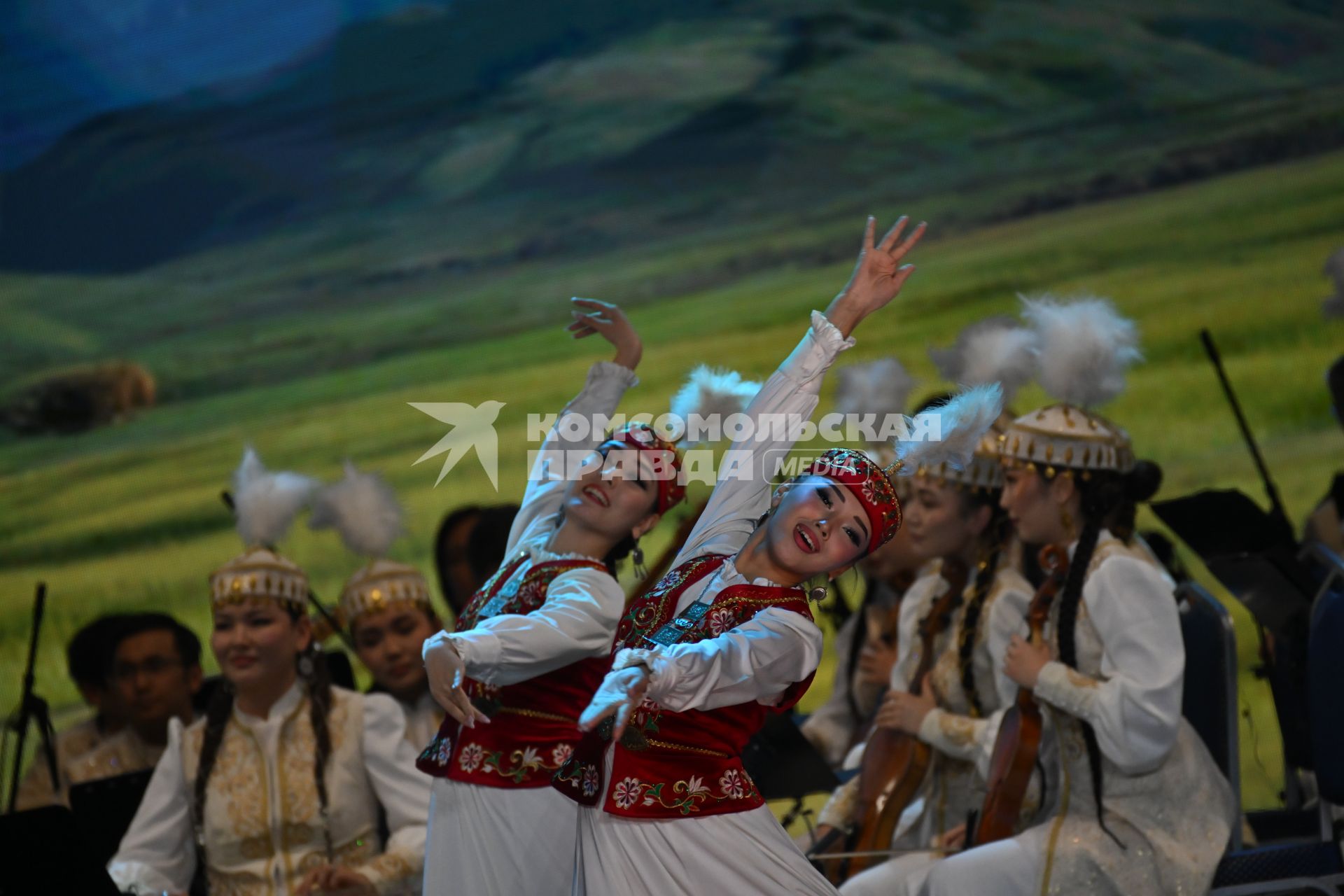 Гала-концерт мастеров искусств Казахстана в Большом театре