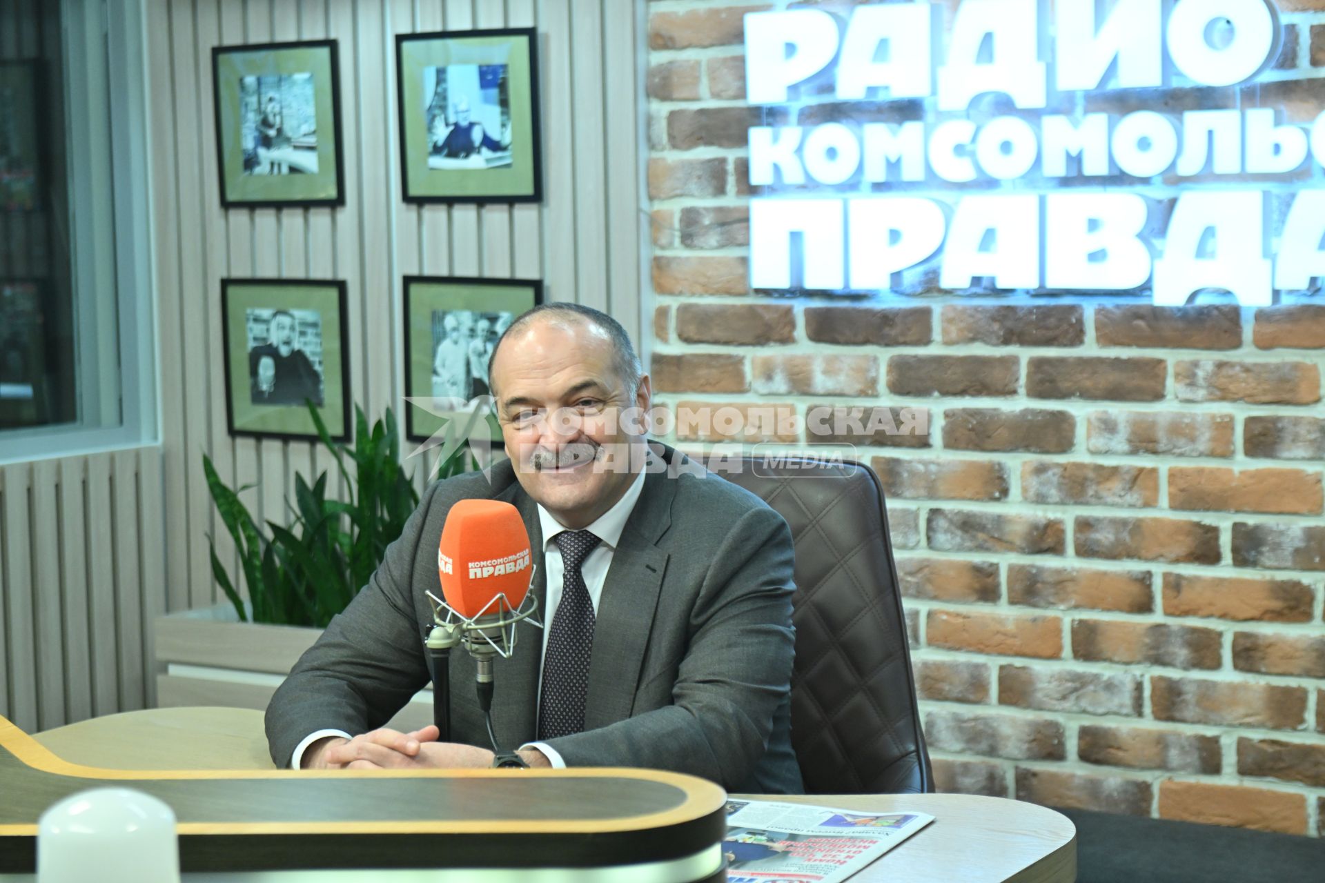 Сергей Меликов на радиостанции \"Комсомольская правда\"