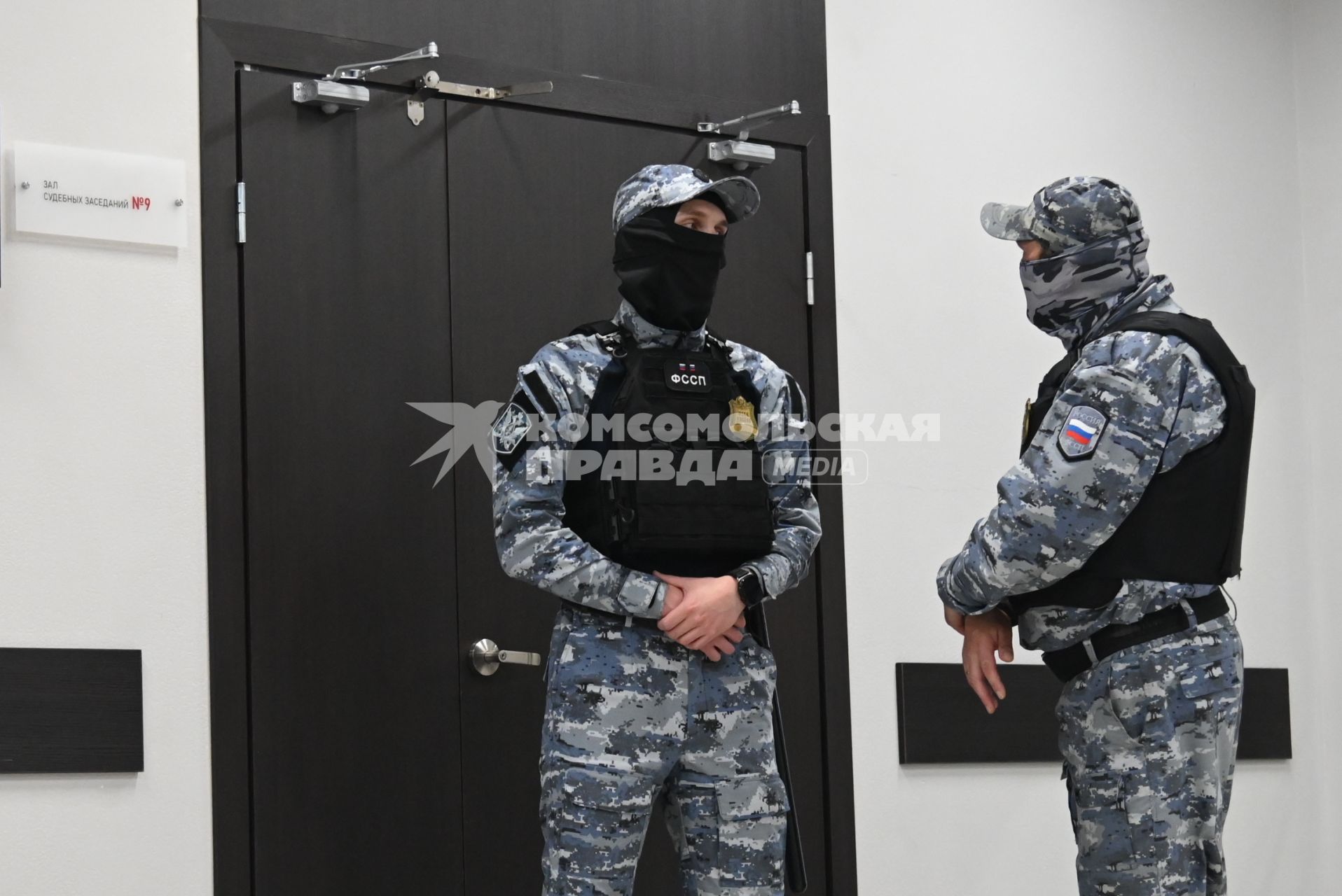 Судебные приставы