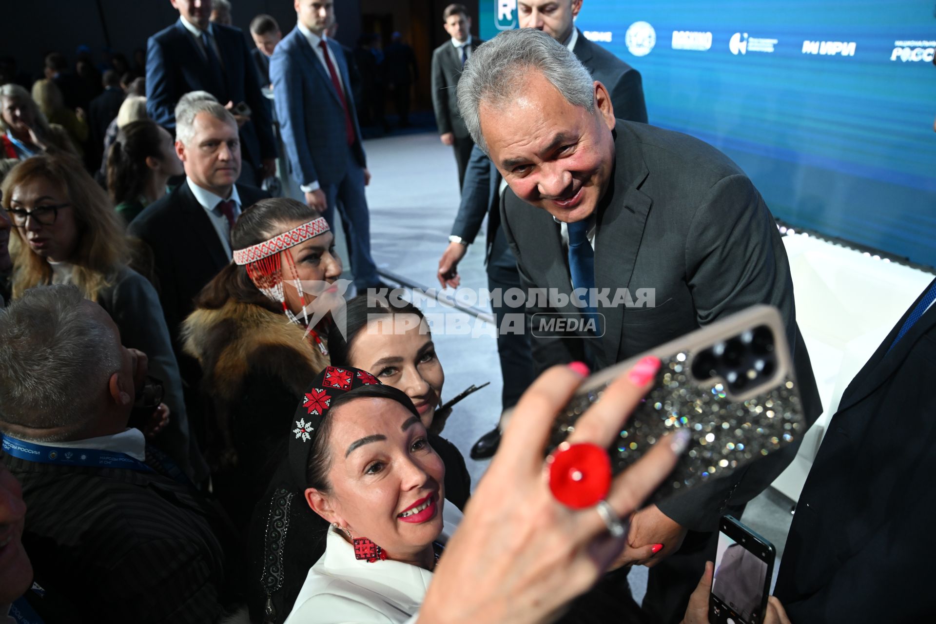 Пленарное заседание фестиваля Народы России и СНГ\"