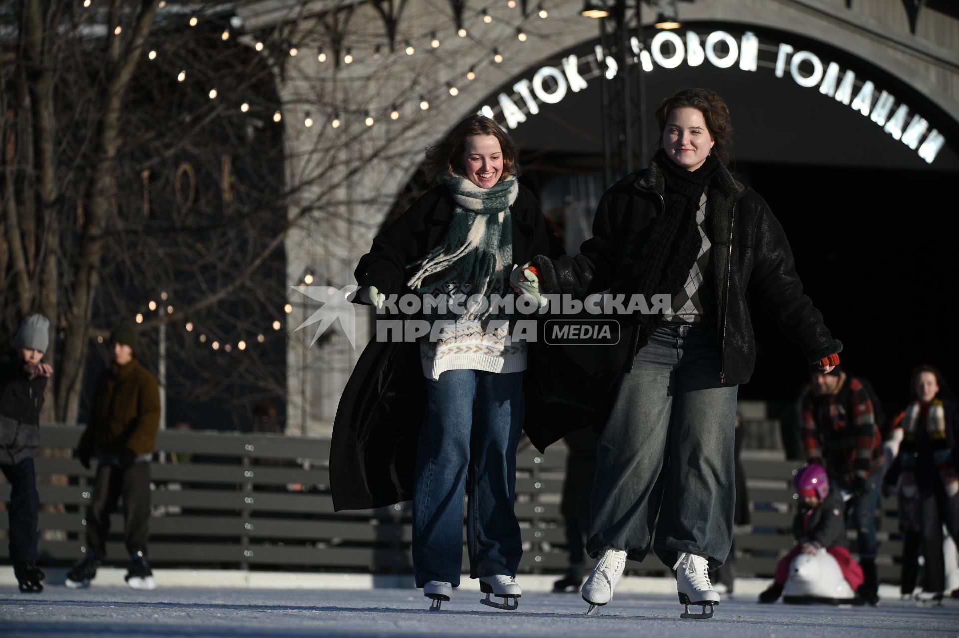 Первый каток в Петербурге начал работать в Новой Голландии