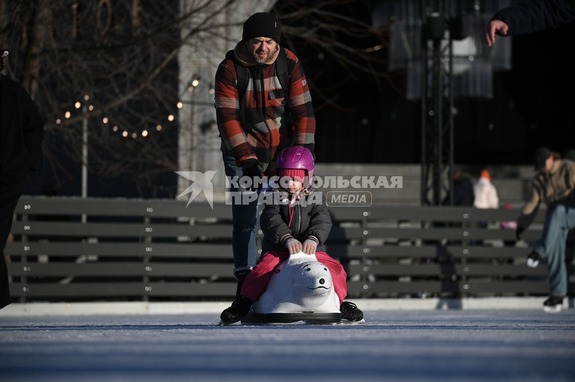 Первый каток в Петербурге начал работать в Новой Голландии