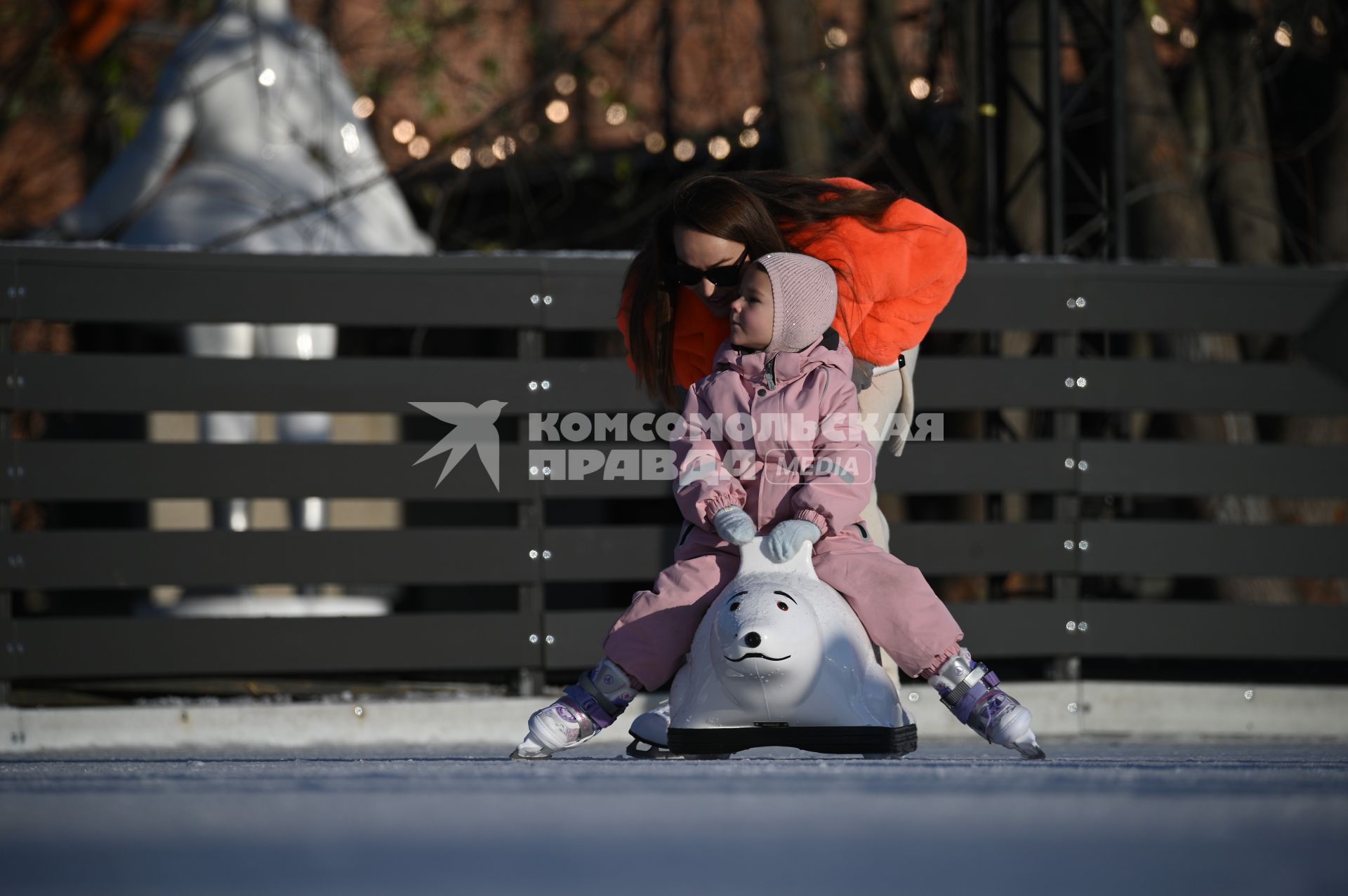 Первый каток в Петербурге начал работать в Новой Голландии