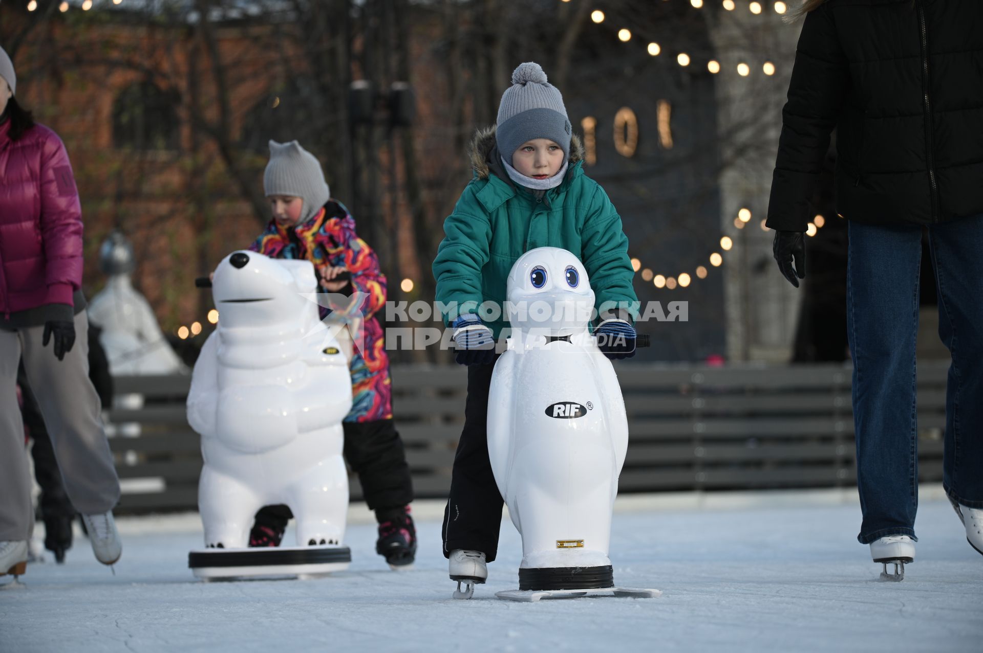 Первый каток в Петербурге начал работать в Новой Голландии