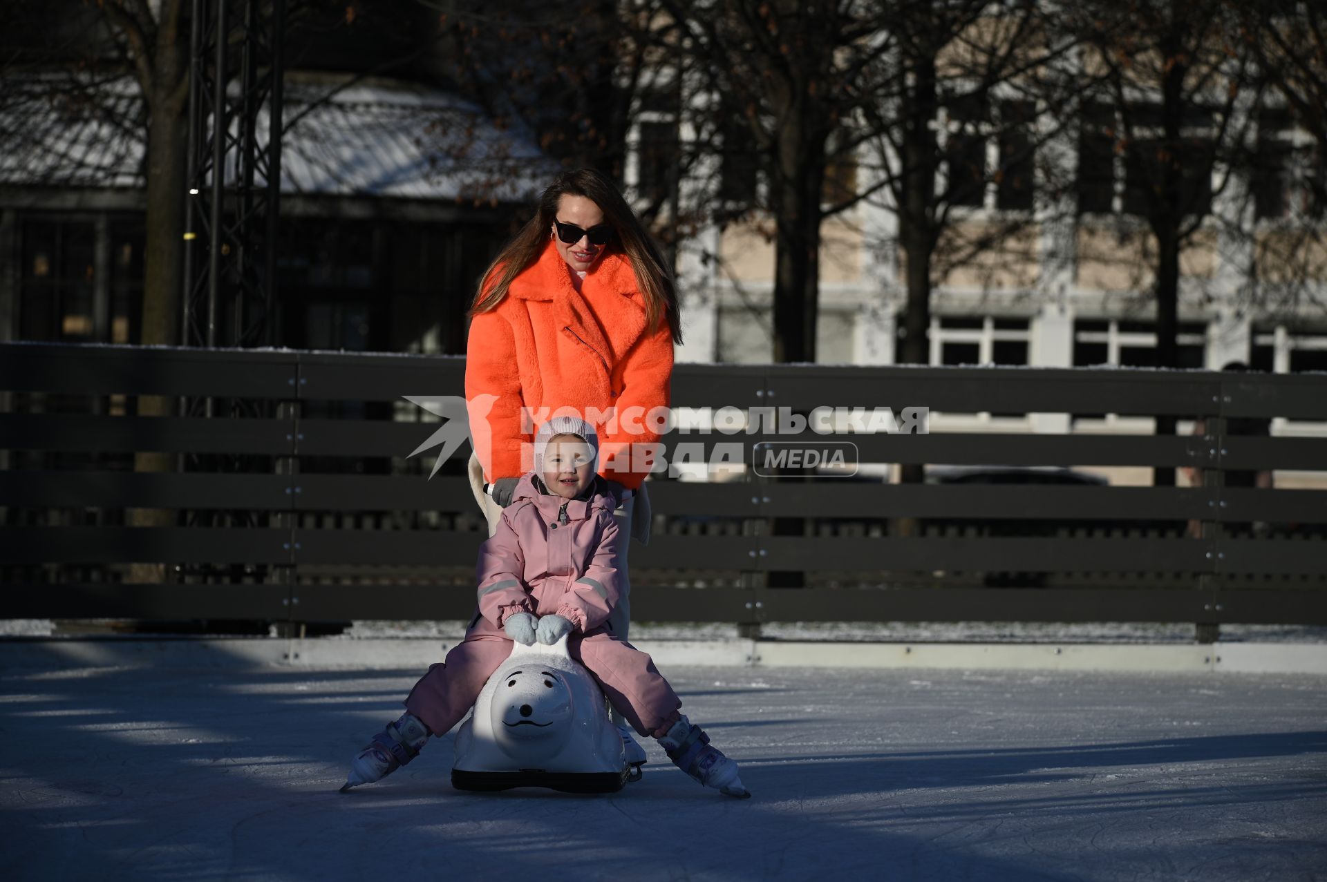 Первый каток в Петербурге начал работать в Новой Голландии