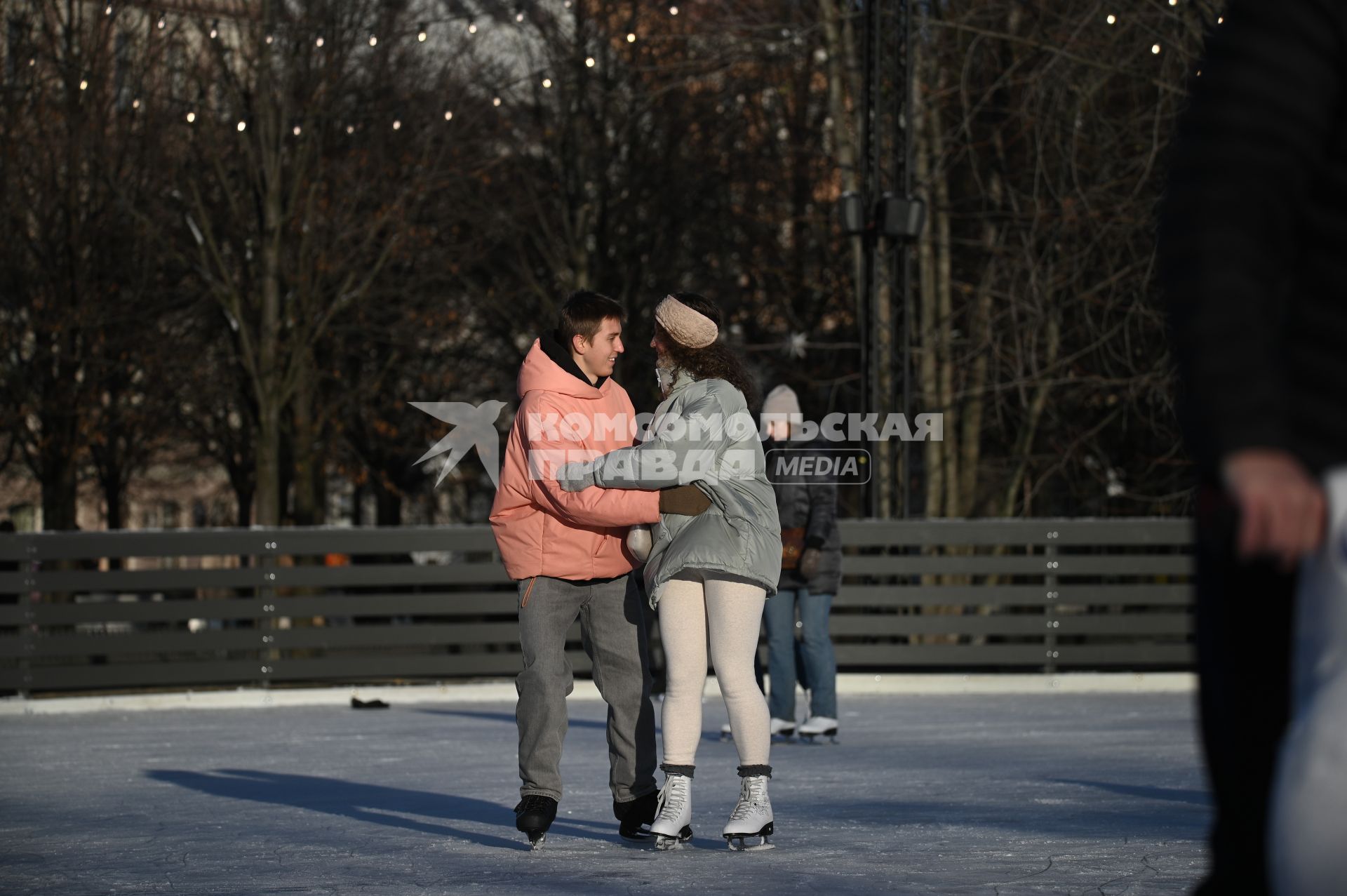 Первый каток в Петербурге начал работать в Новой Голландии