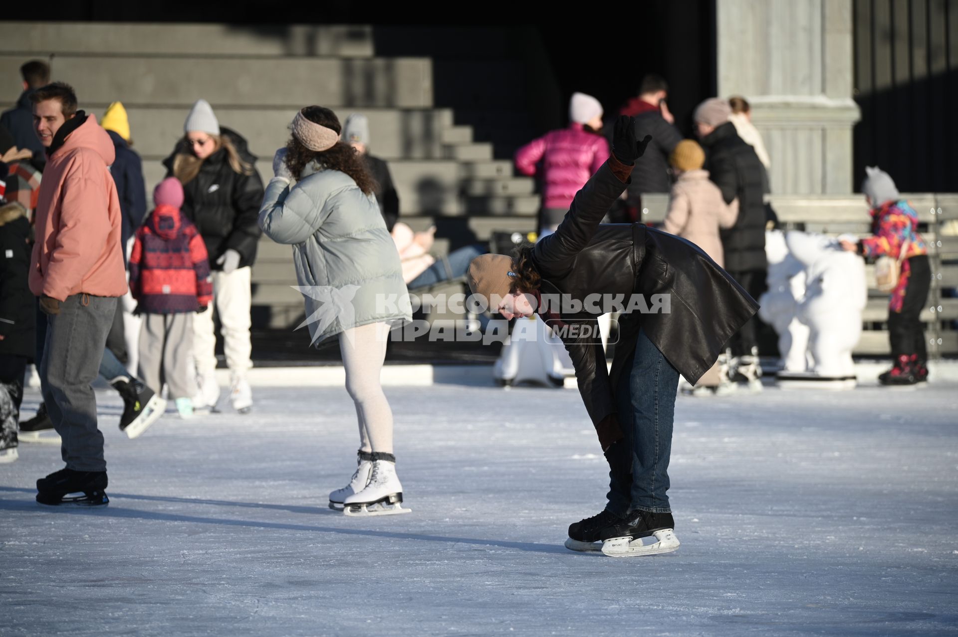 Первый каток в Петербурге начал работать в Новой Голландии