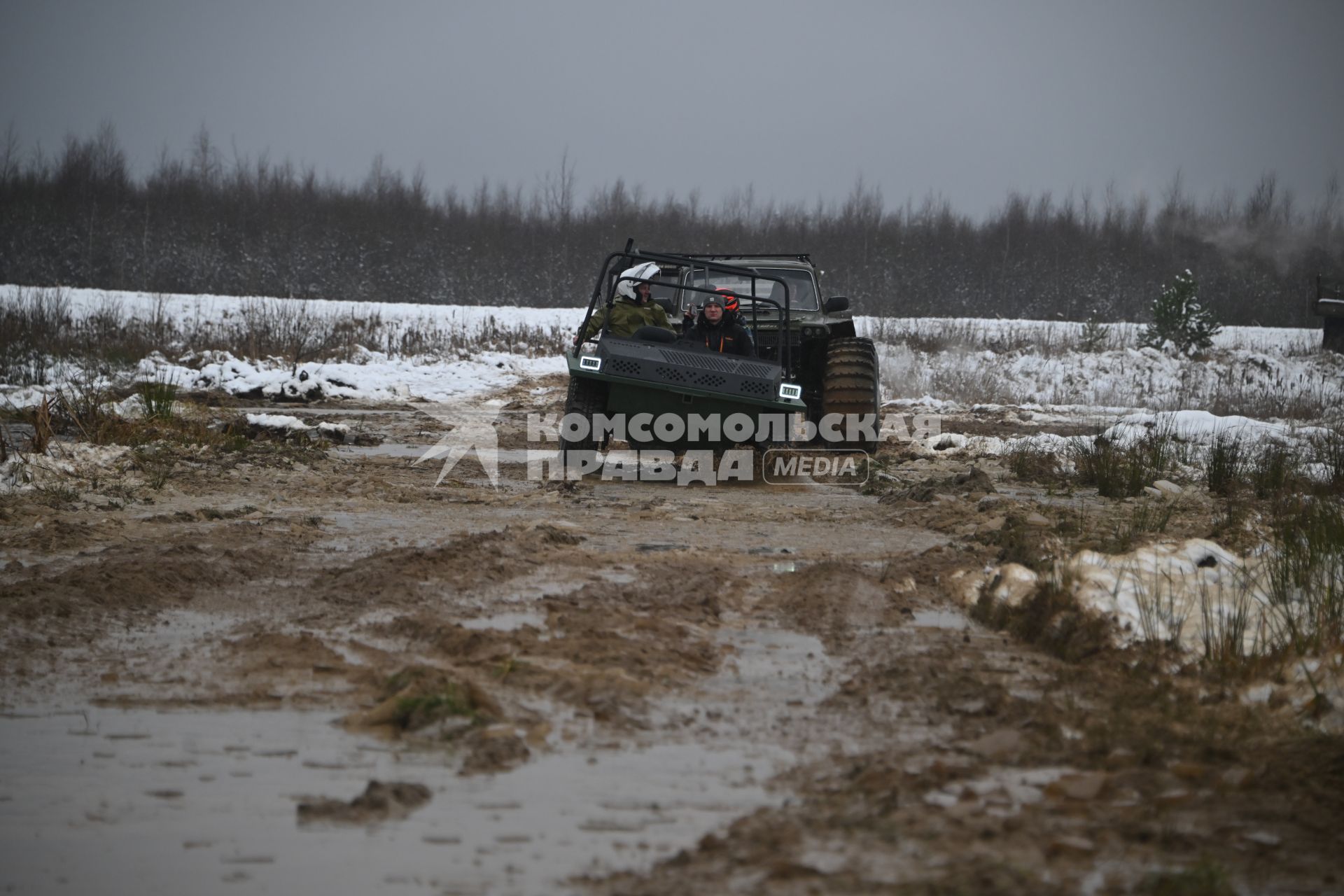 Пресс-тур в рамках выставки вездеходов в парке \"Патриот\"