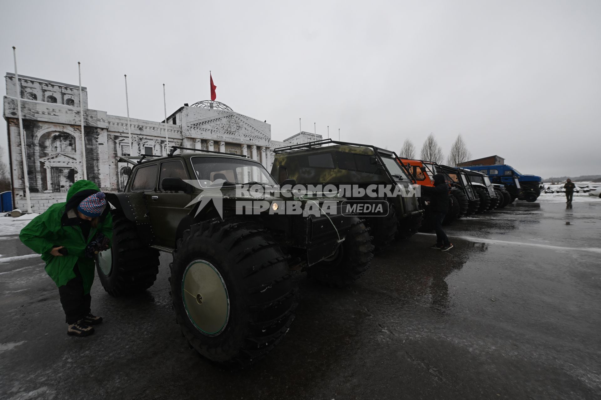 Пресс-тур в рамках выставки вездеходов в парке \"Патриот\"
