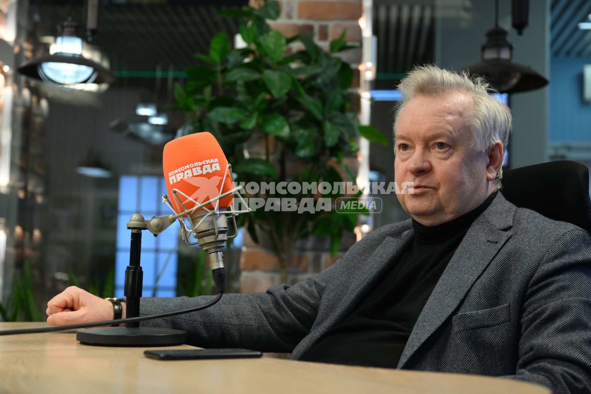 Владимир Кисмерёшкин на радиостанции Комсомольская правда\"
